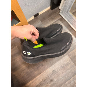 OOFOS OOmg EeZee Low Recovery slip-on shoes